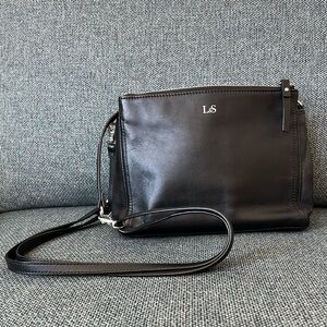 Lo & Sons black leather crossbody bag